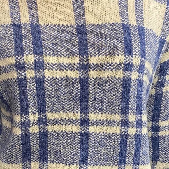 Cozy Blue & Cream Checkered Turtleneck Sweater - Picture 2 of 4